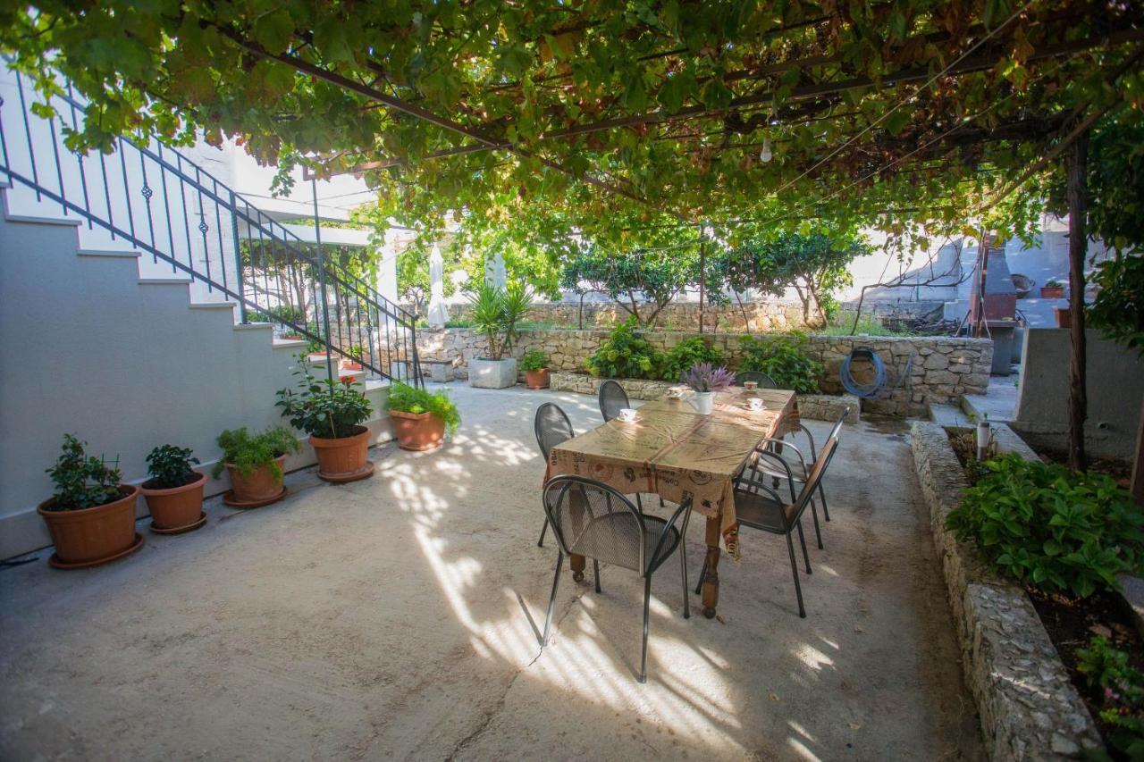 Apartments With A Parking Space Sutivan, Brac - 752 Luaran gambar