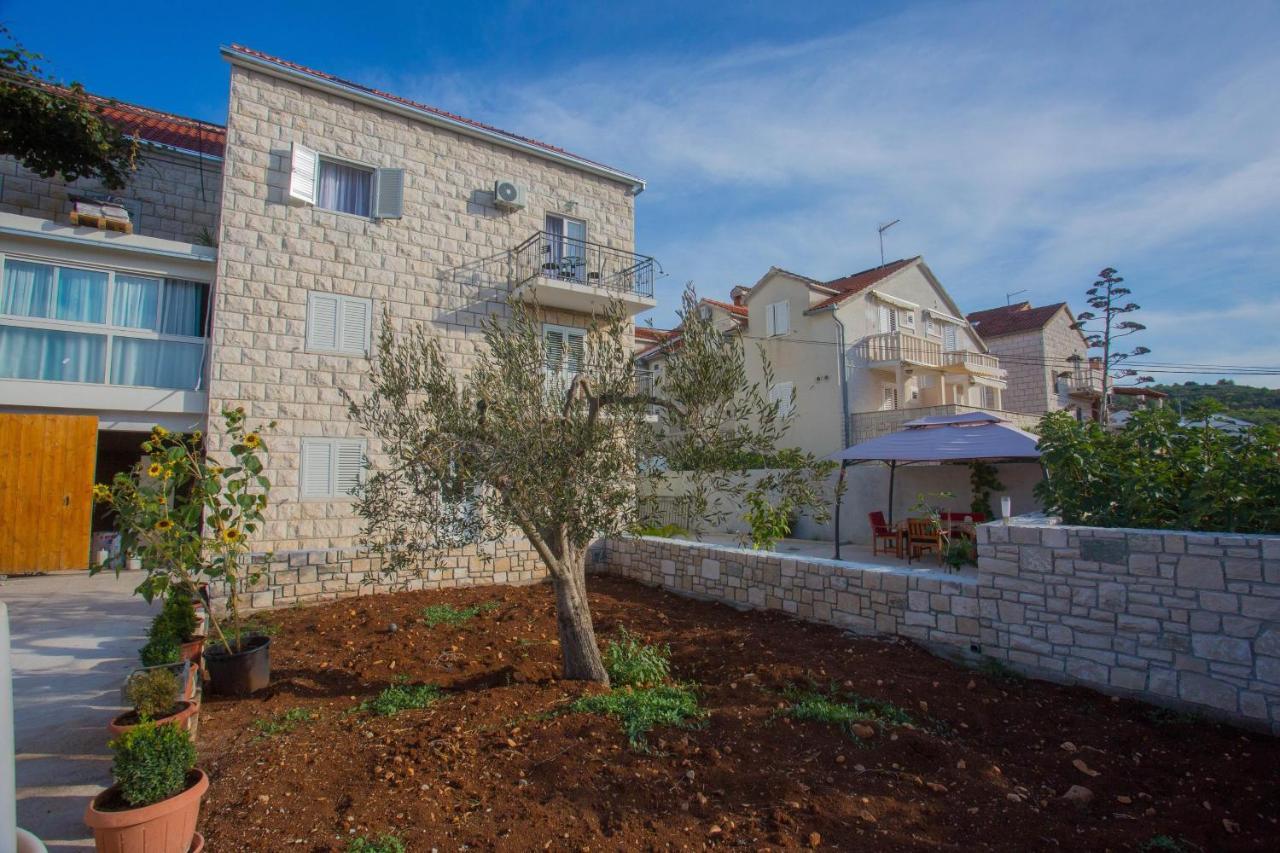Apartments With A Parking Space Sutivan, Brac - 752 Luaran gambar