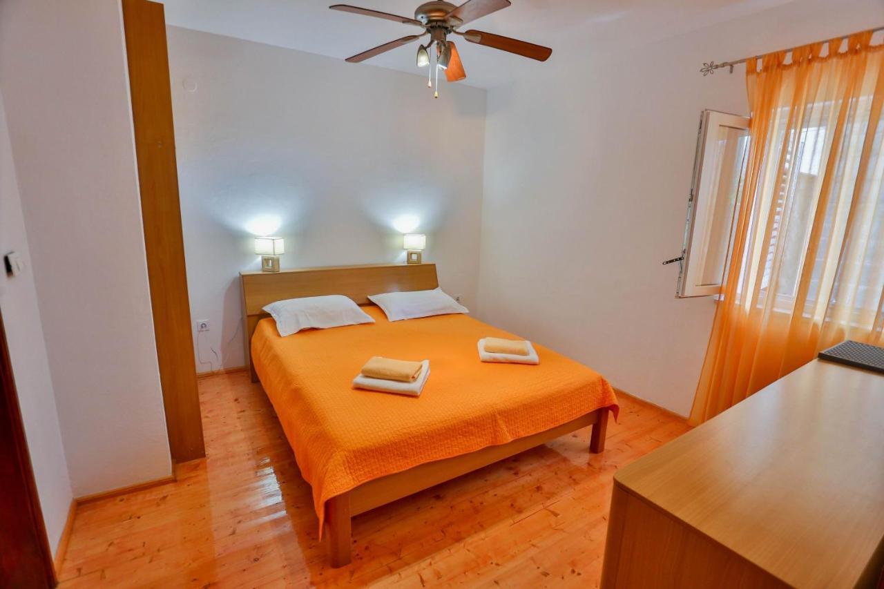 Apartments With A Parking Space Sutivan, Brac - 752 Luaran gambar