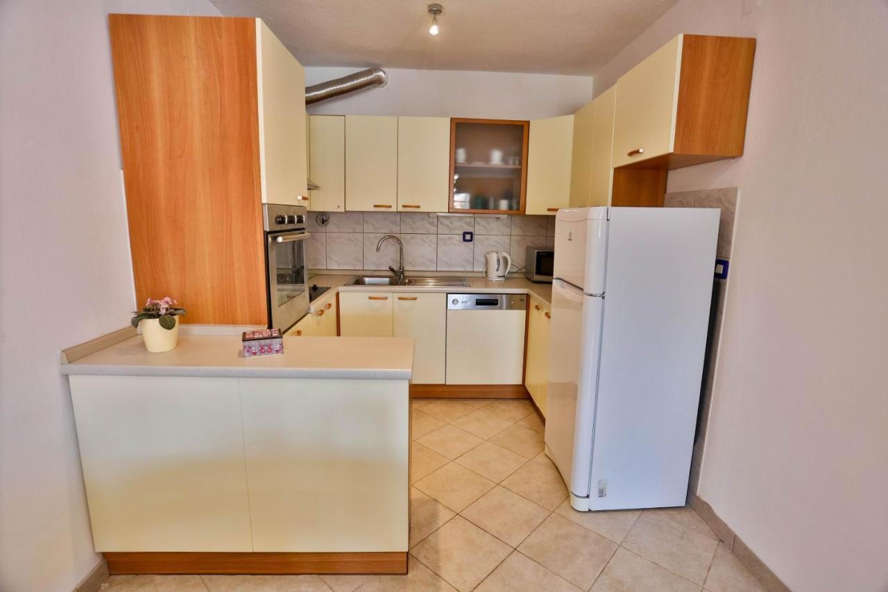 Apartments With A Parking Space Sutivan, Brac - 752 Luaran gambar