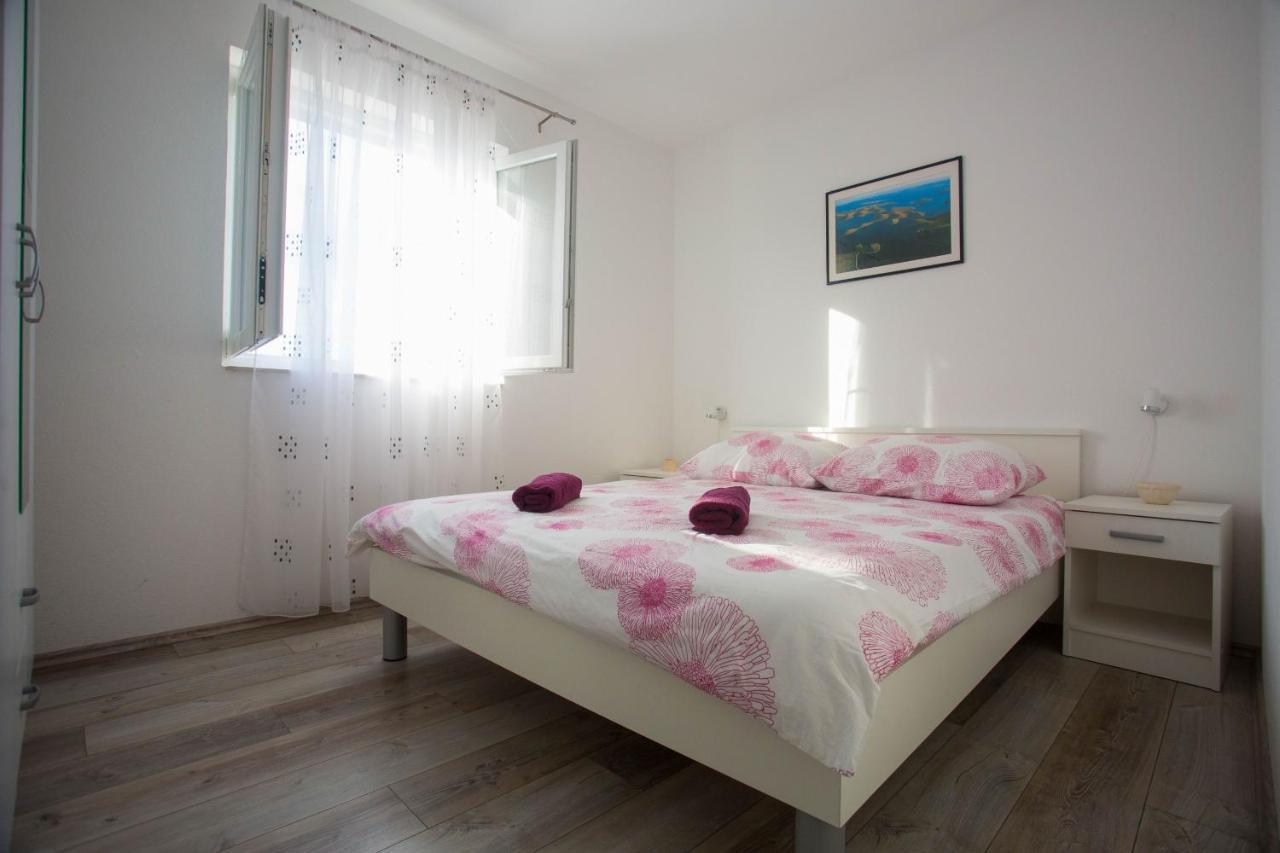 Apartments With A Parking Space Sutivan, Brac - 752 Luaran gambar