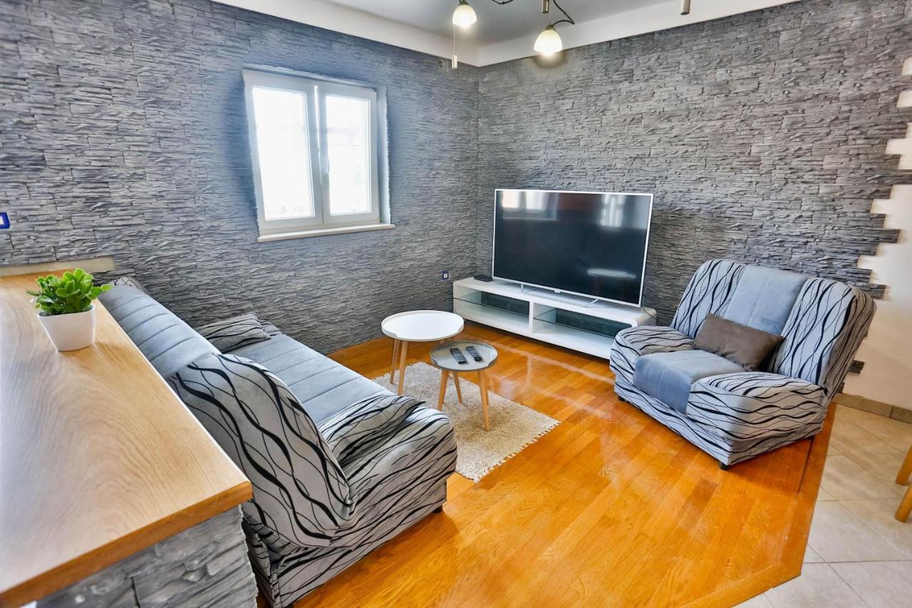 Apartments With A Parking Space Sutivan, Brac - 752 Luaran gambar