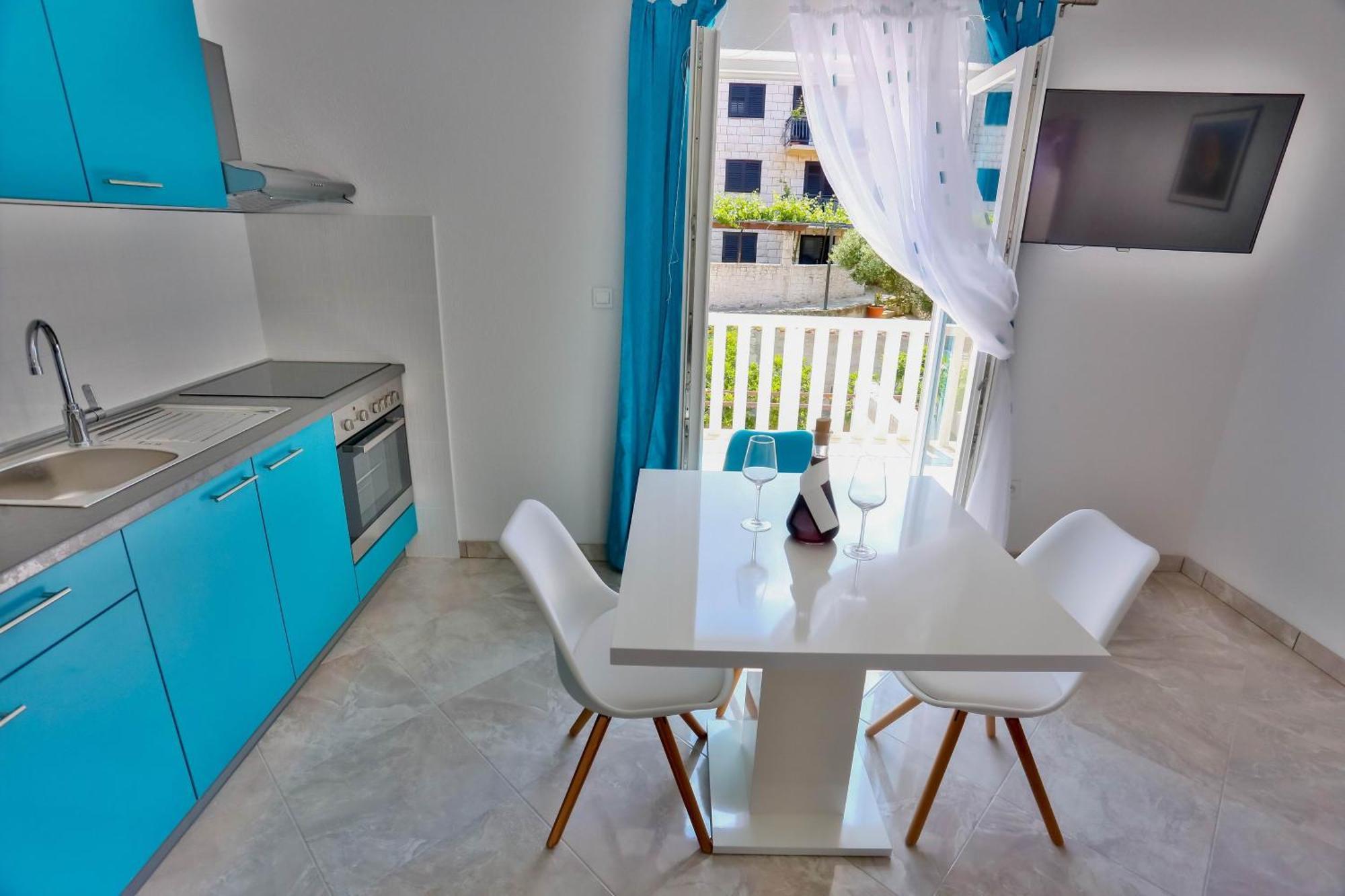 Apartments With A Parking Space Sutivan, Brac - 752 Bilik gambar