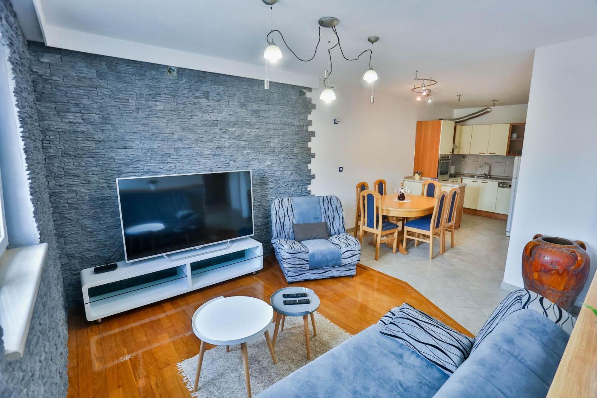 Apartments With A Parking Space Sutivan, Brac - 752 Bilik gambar